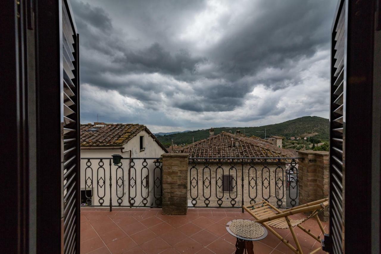 Апартаменти Art Rebus Tower In Tuscany Радда-ін-К'янті Екстер'єр фото