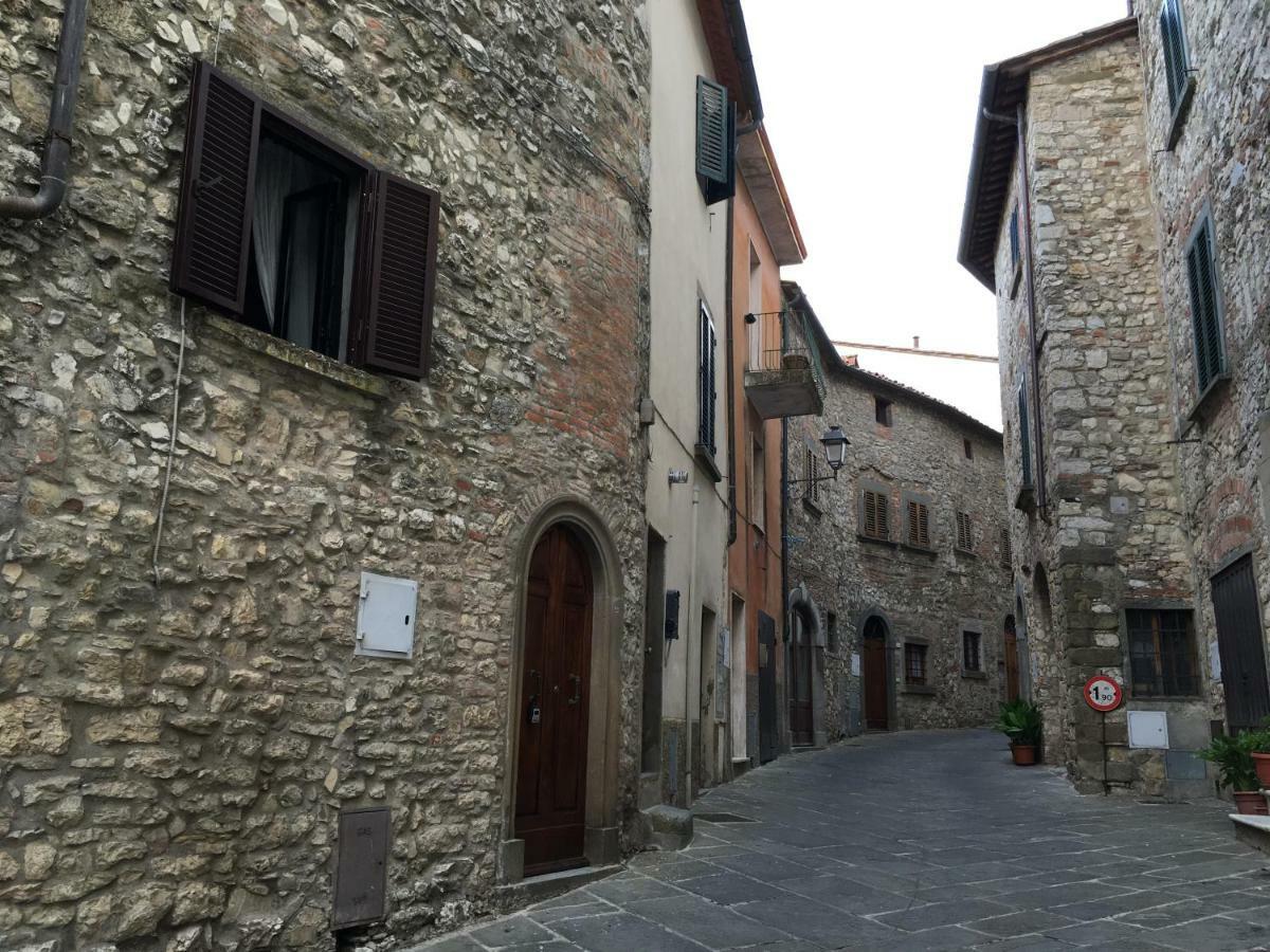 Апартаменти Art Rebus Tower In Tuscany Радда-ін-К'янті Екстер'єр фото